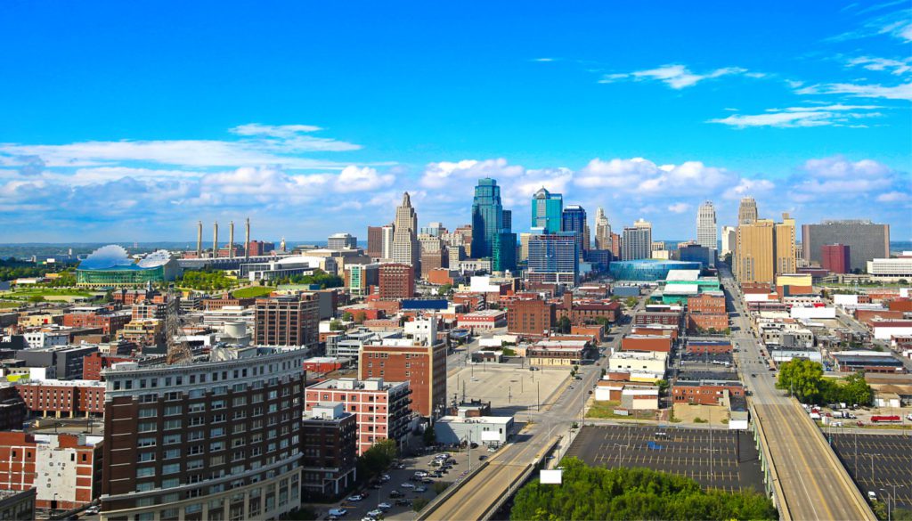An image of Kansas City, Missouri cityscape as a destination spot for travel healthcare work